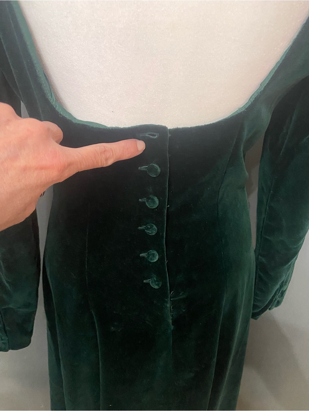 Vintage LAURA ASHLEY Emerald Green Velvet Maxi Dress W/Button Open Back 10 - Picture 5 of 17
